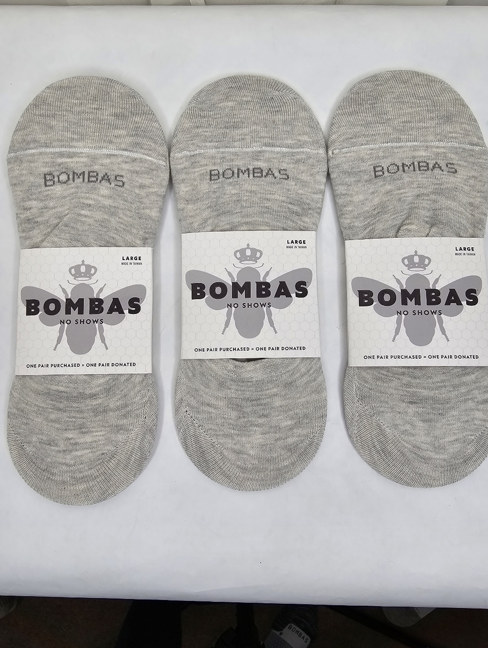 Bombas Men's Invisible No-Show Socks in Light Gray Heather Medium 3 Pack